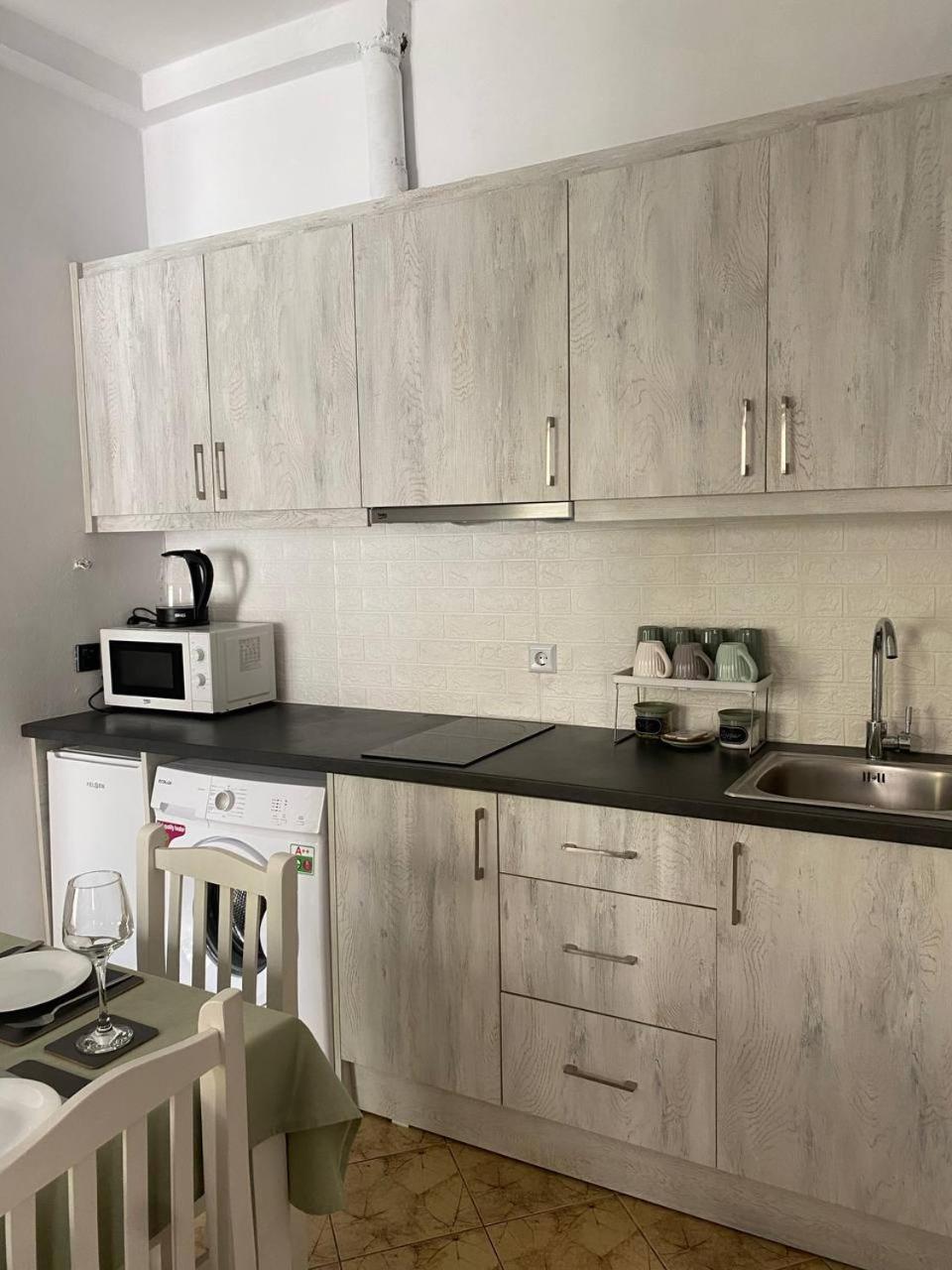 Happy Apartment Sarandë Buitenkant foto