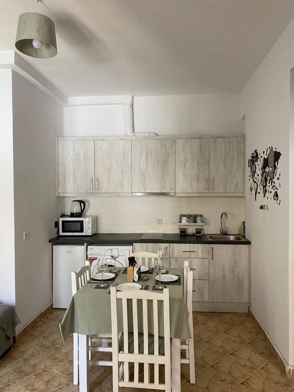 Happy Apartment Sarandë Buitenkant foto