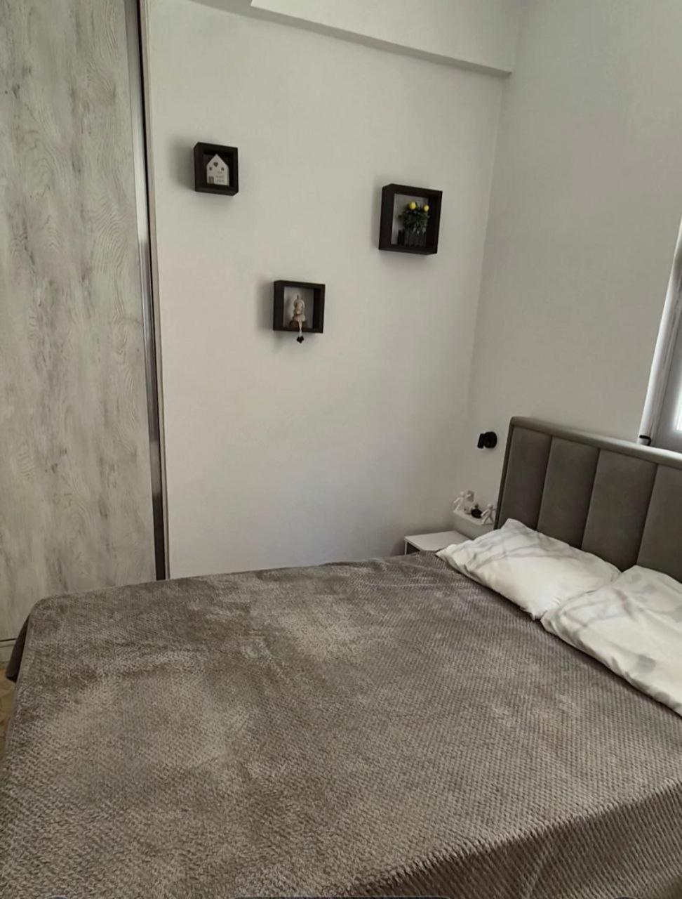 Happy Apartment Sarandë Buitenkant foto