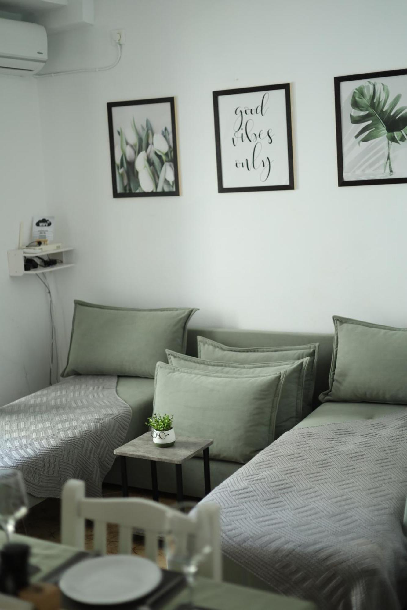Happy Apartment Sarandë Buitenkant foto